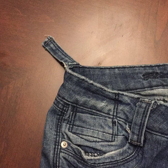 Ripped jeans! - Picture 3 of 5